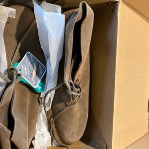 Brand new with tags men’s Clark’s Bushacre boots. Size 13w